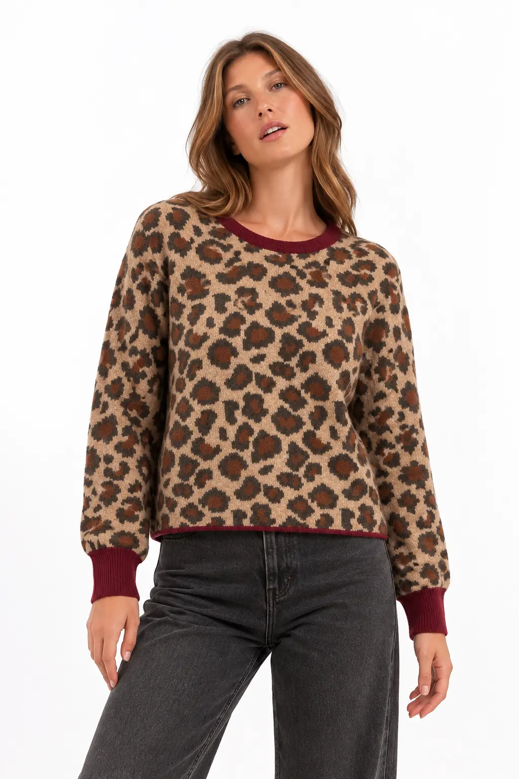 Blusa jacquard leopardo com detalhes bordô.webp