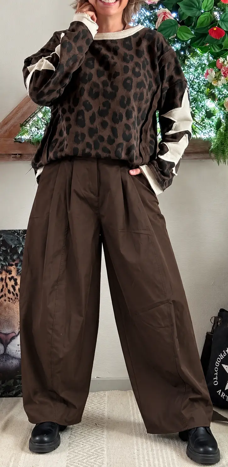 Estilo boho com calças chocolate լայն-leg.webp