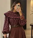 Selfie boémia num interior acolhedor 3.webp