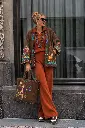 Moda urbana com bordados coloridos03.webp